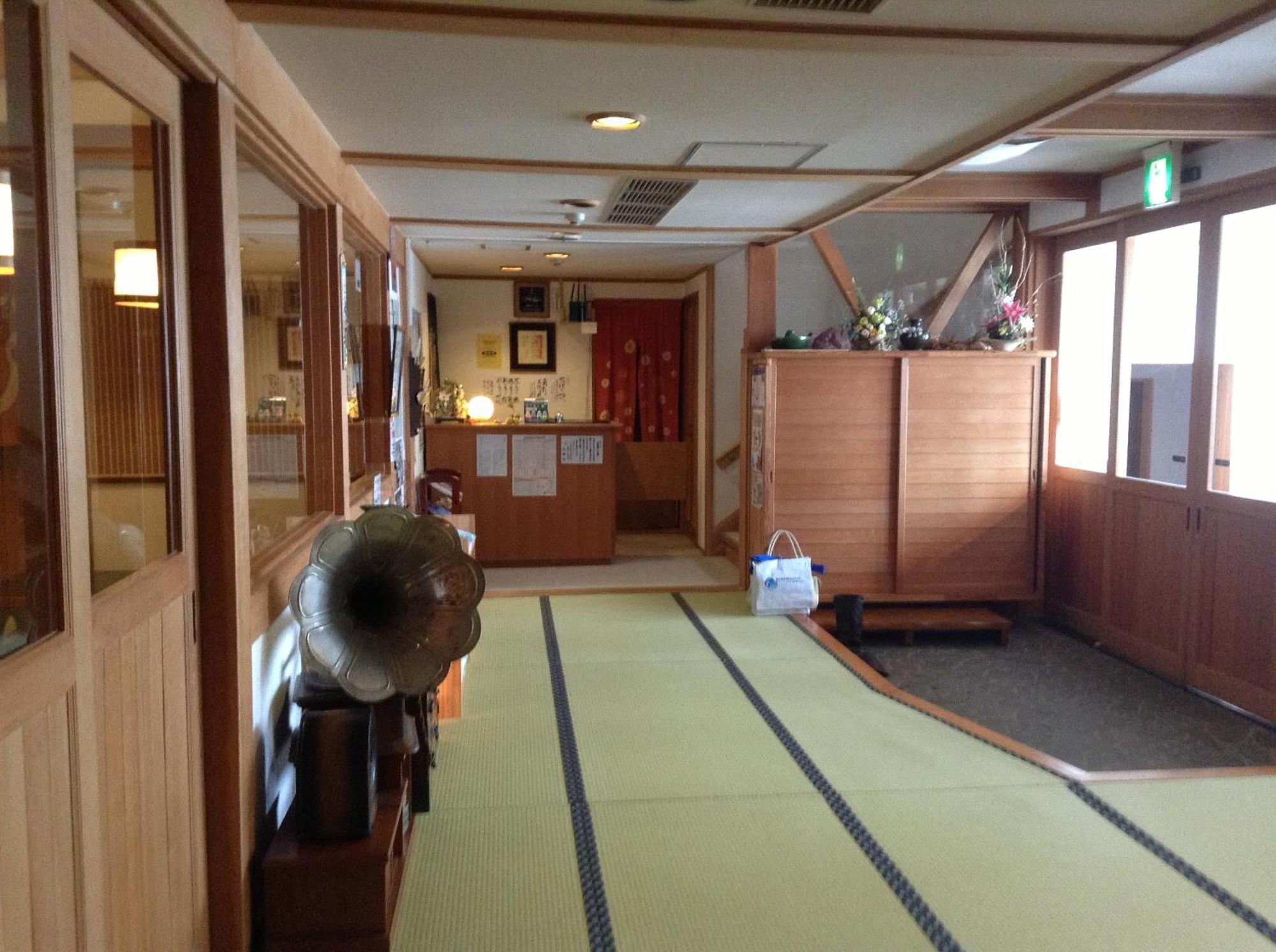 Minamiya 山とねこと遊ぶ宿 みなみ家 Hakuba Exterior foto